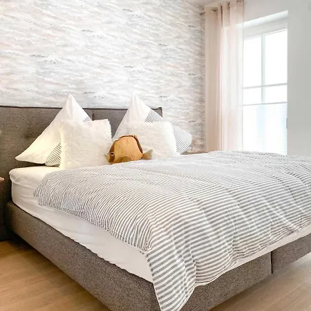 Duenenliebe Apartment 10 *